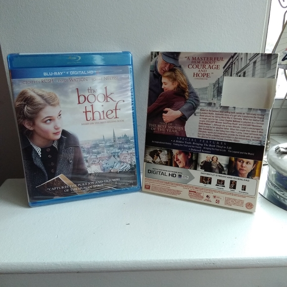 The book Thief (Blue-ray) - Picture 3 of 4